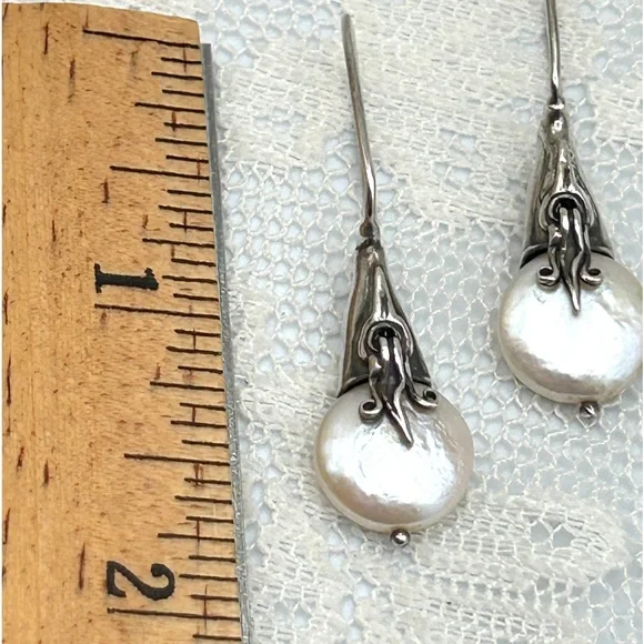 W1269 Rare Vintage Silpada 925 Sterling Silver Coin Pearl Earrings VHTF - Picture 8 of 10
